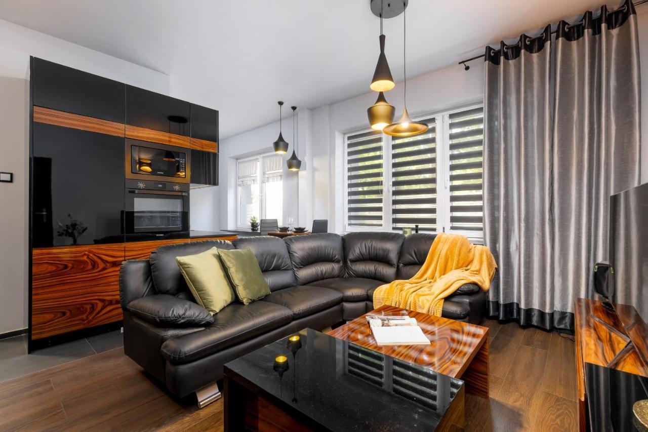 Stylish Korfantego Apartment Next To Spodek By Noclegi Renters Katowice Exteriör bild