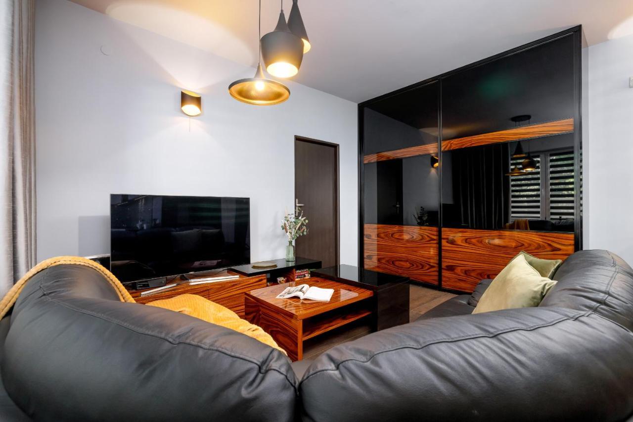 Stylish Korfantego Apartment Next To Spodek By Noclegi Renters Katowice Exteriör bild