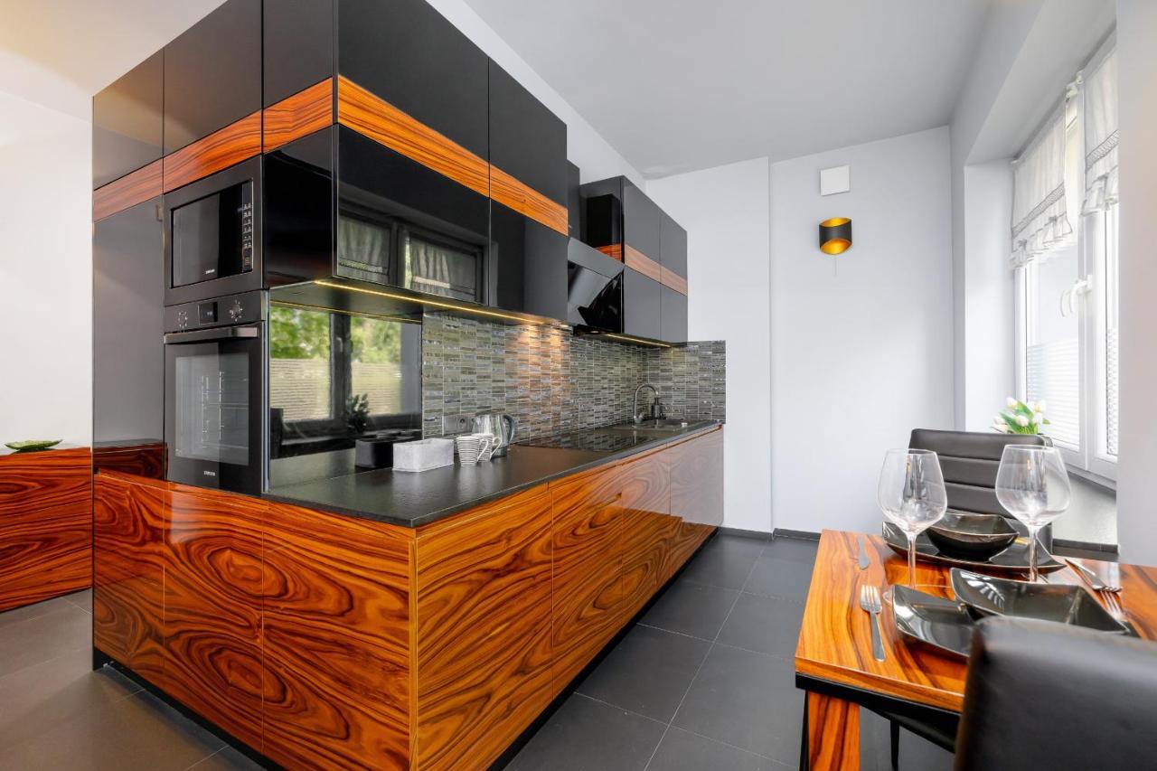 Stylish Korfantego Apartment Next To Spodek By Noclegi Renters Katowice Exteriör bild